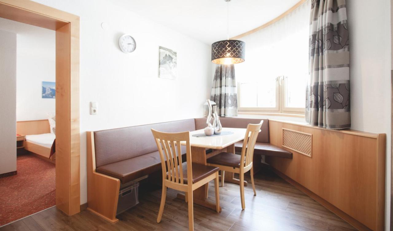 Apart Astoria 카플 외부 사진
